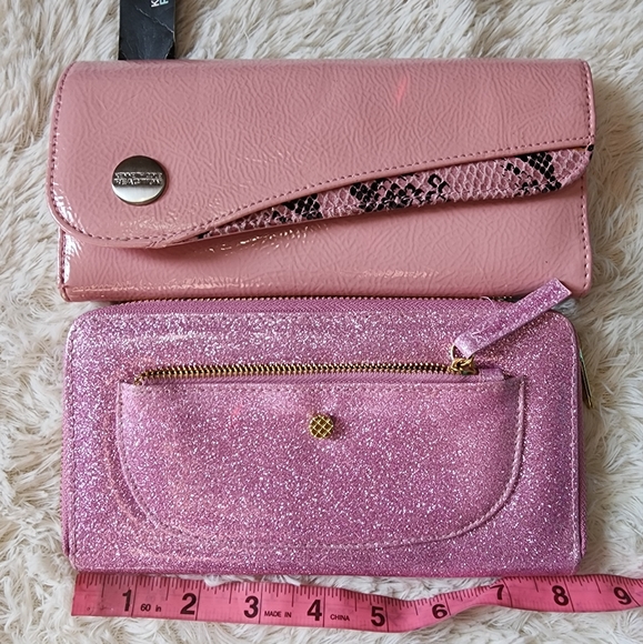 SOLD* 5/$25 New! [Kenneth Cole] 2 Pink Clutch Wallets - Picture 2 of 13